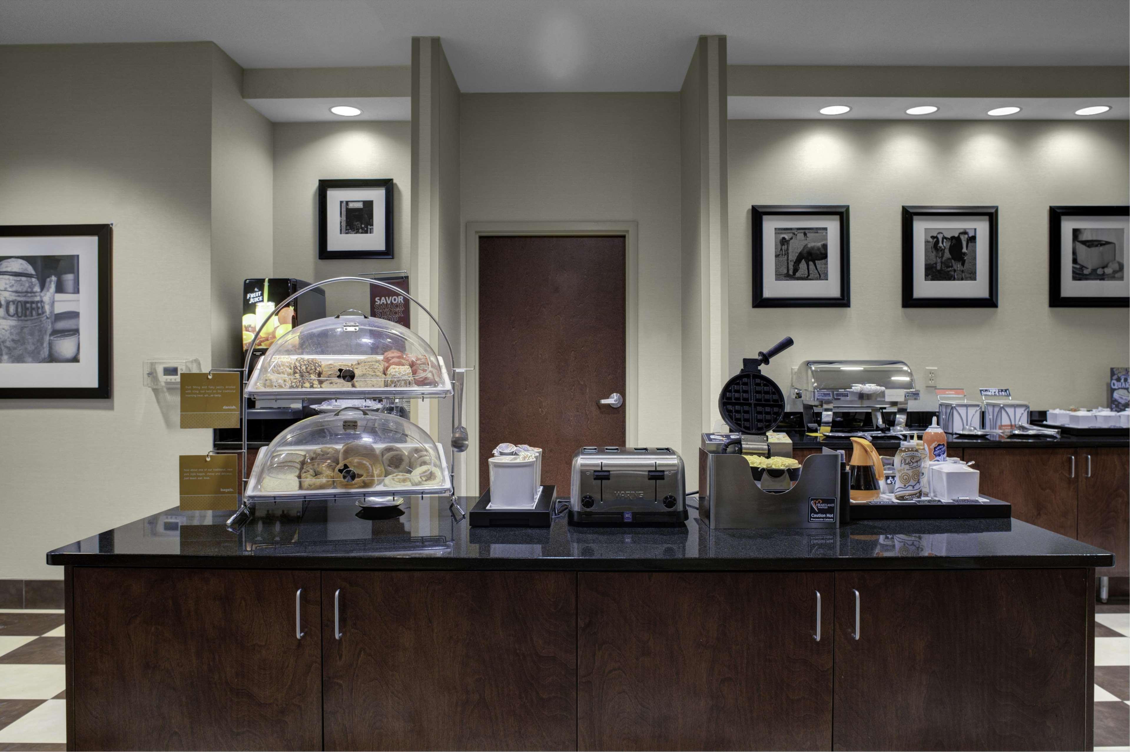 Hampton Inn Elkhorn Lake Geneva Area Exterior photo