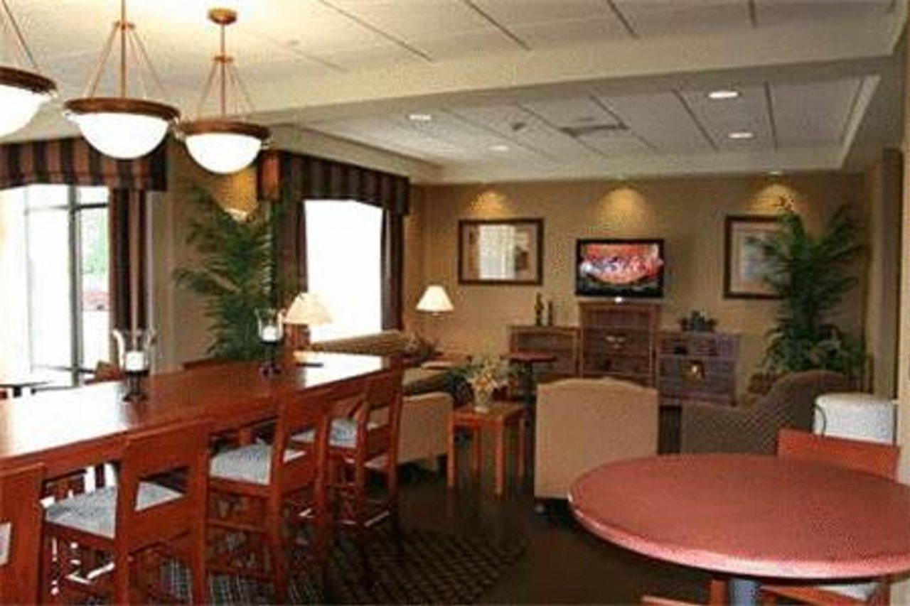 Hampton Inn Elkhorn Lake Geneva Area Exterior photo