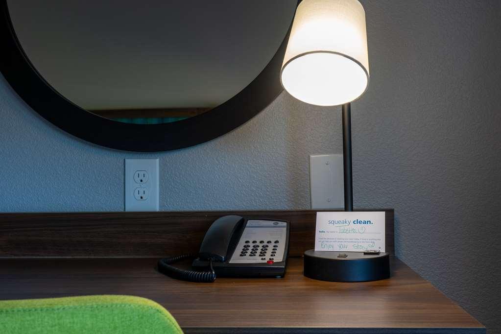 Hampton Inn Elkhorn Lake Geneva Area Room photo