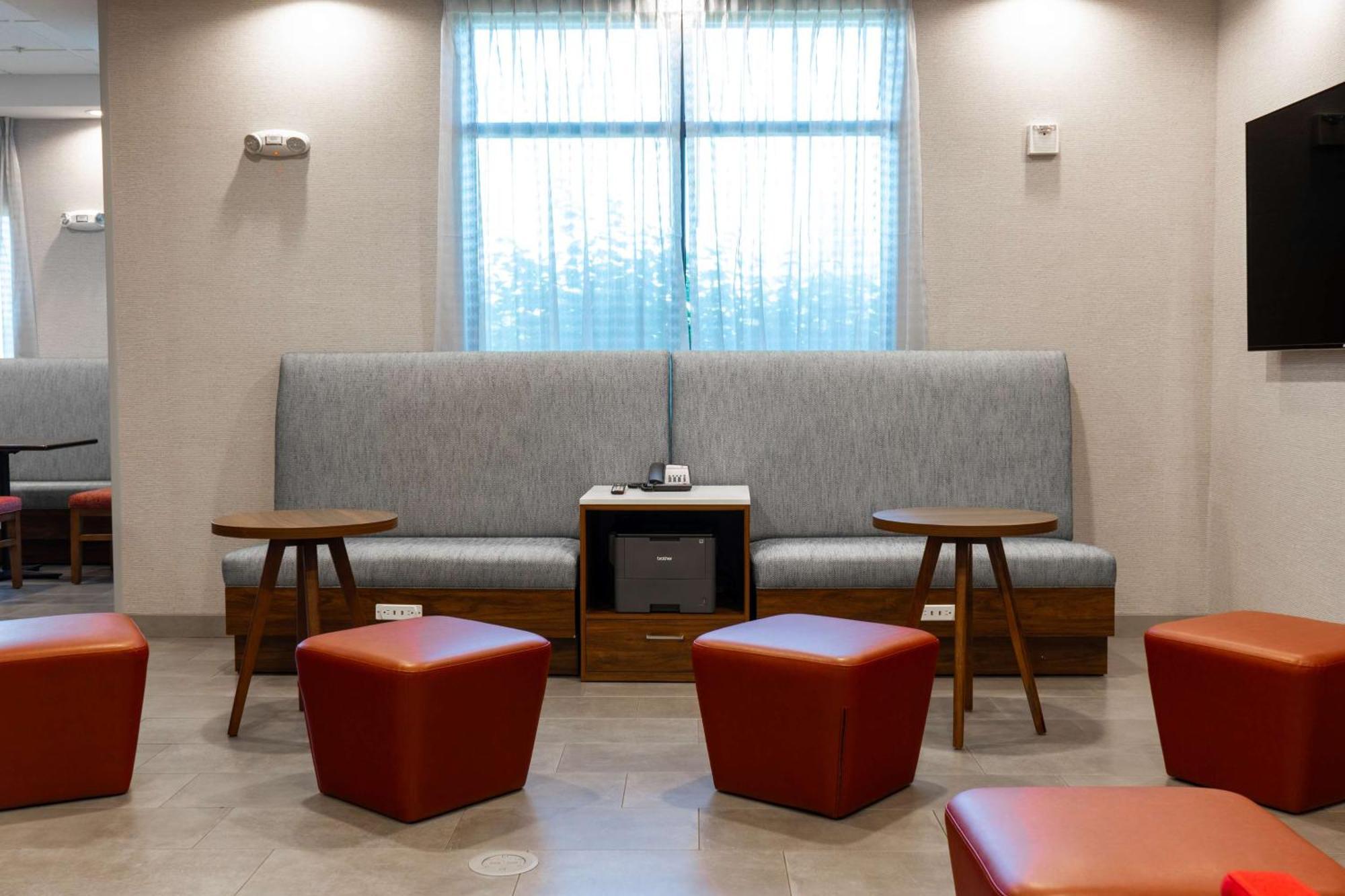Hampton Inn Elkhorn Lake Geneva Area Exterior photo