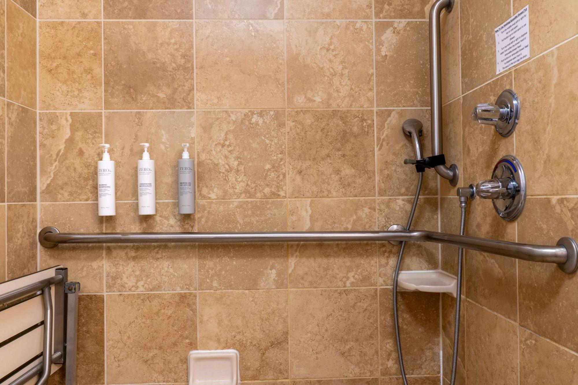 Hampton Inn Elkhorn Lake Geneva Area Exterior photo