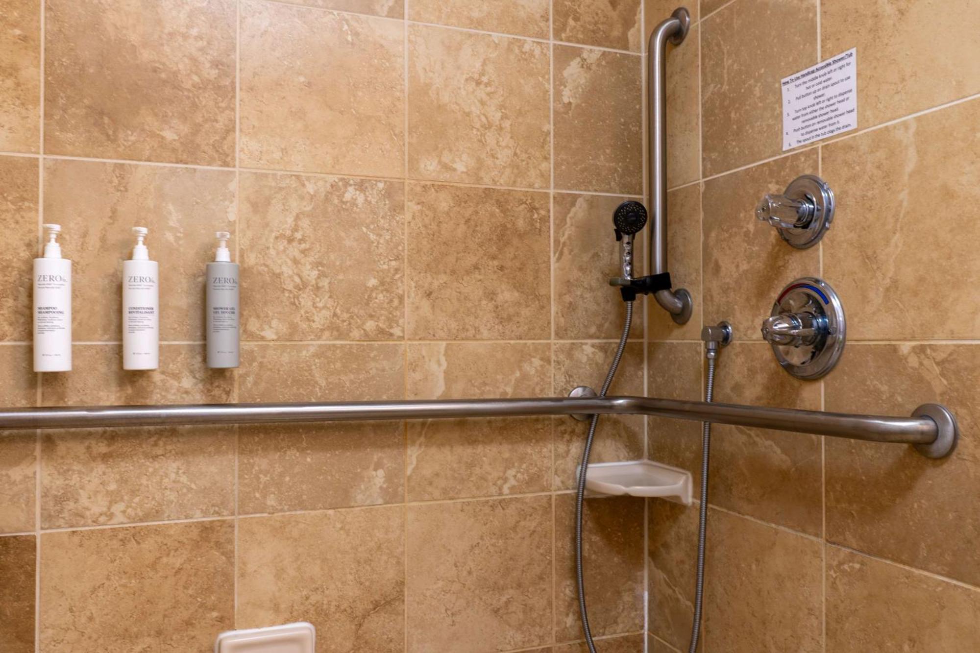 Hampton Inn Elkhorn Lake Geneva Area Exterior photo