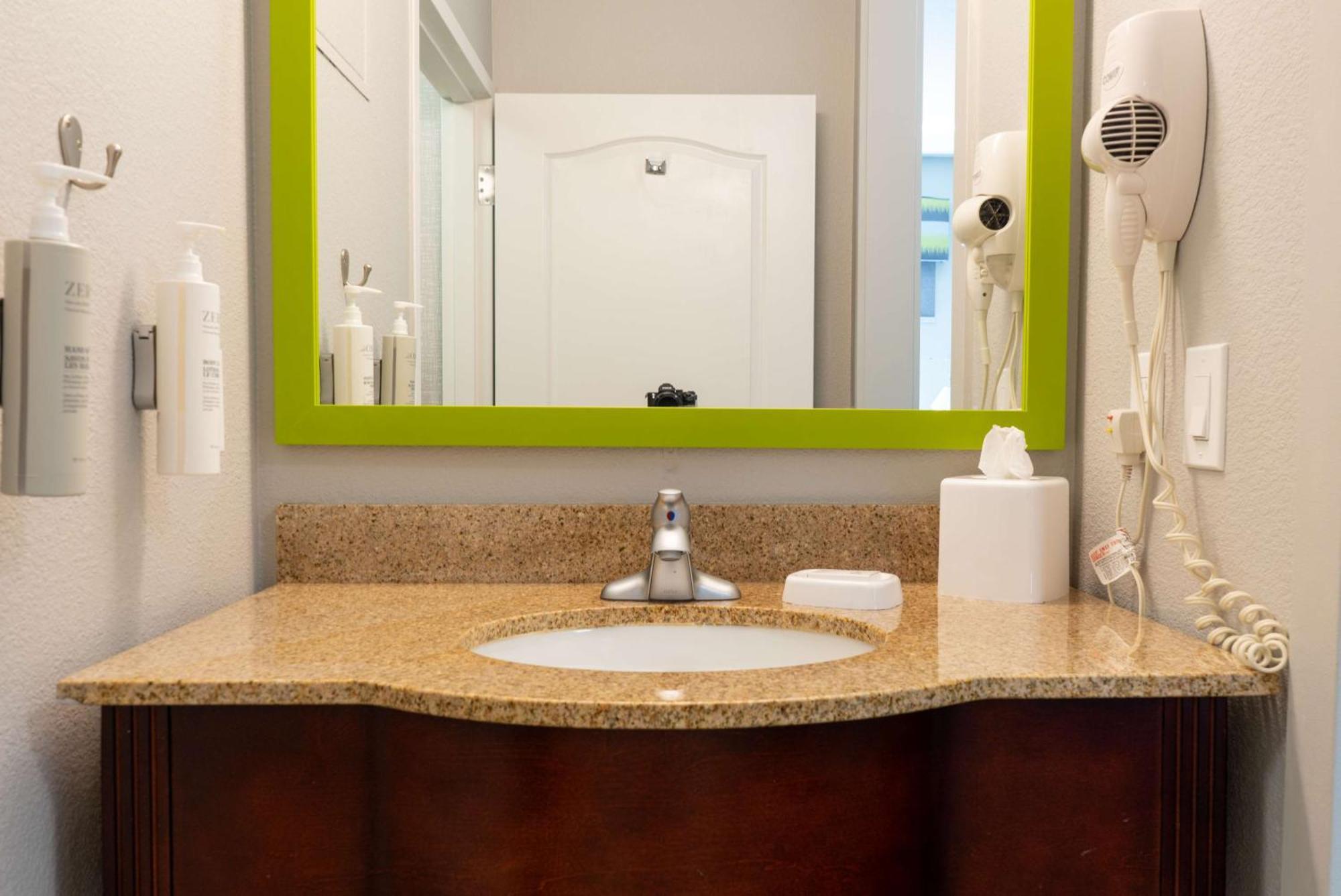 Hampton Inn Elkhorn Lake Geneva Area Exterior photo
