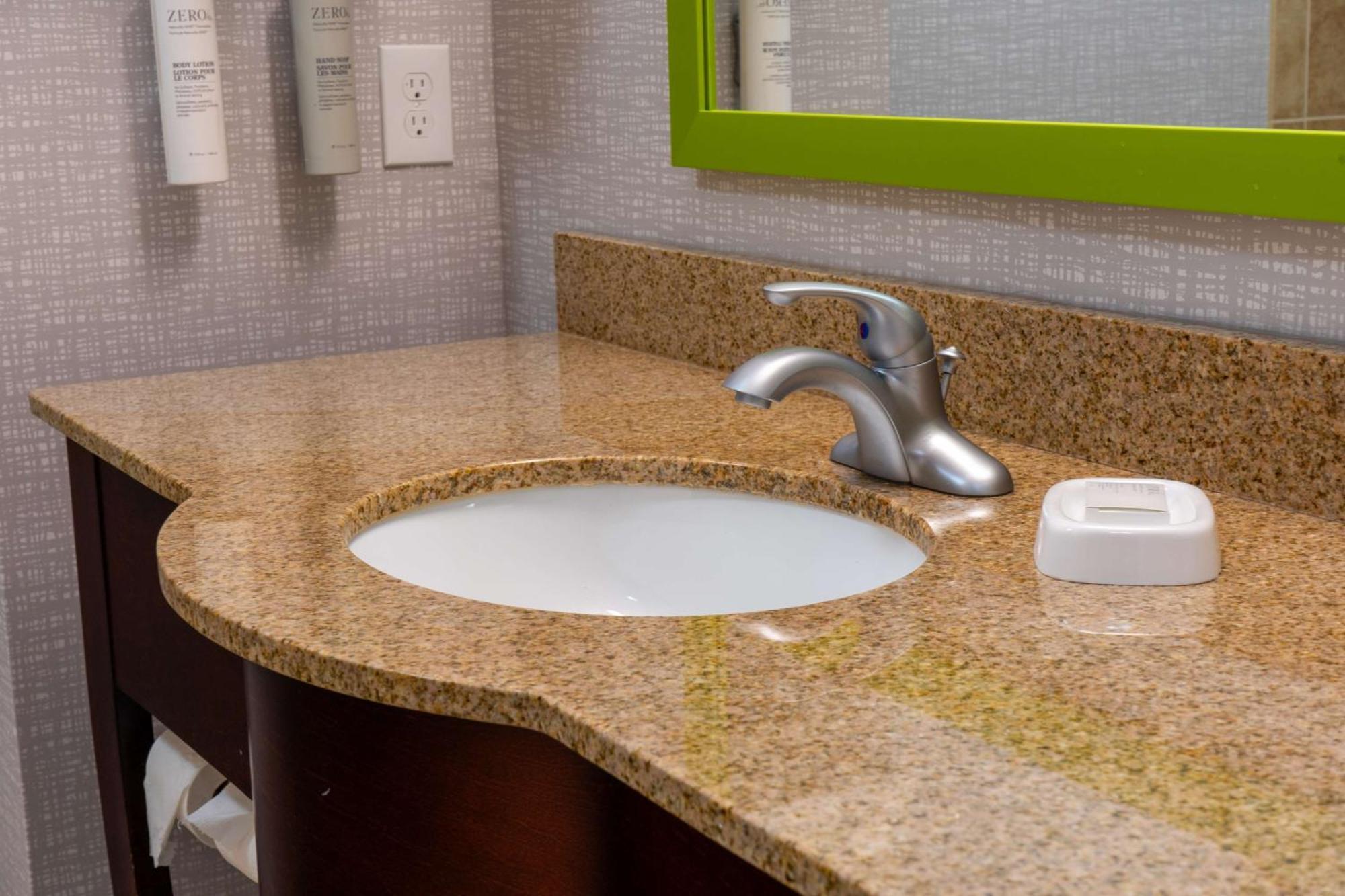 Hampton Inn Elkhorn Lake Geneva Area Exterior photo