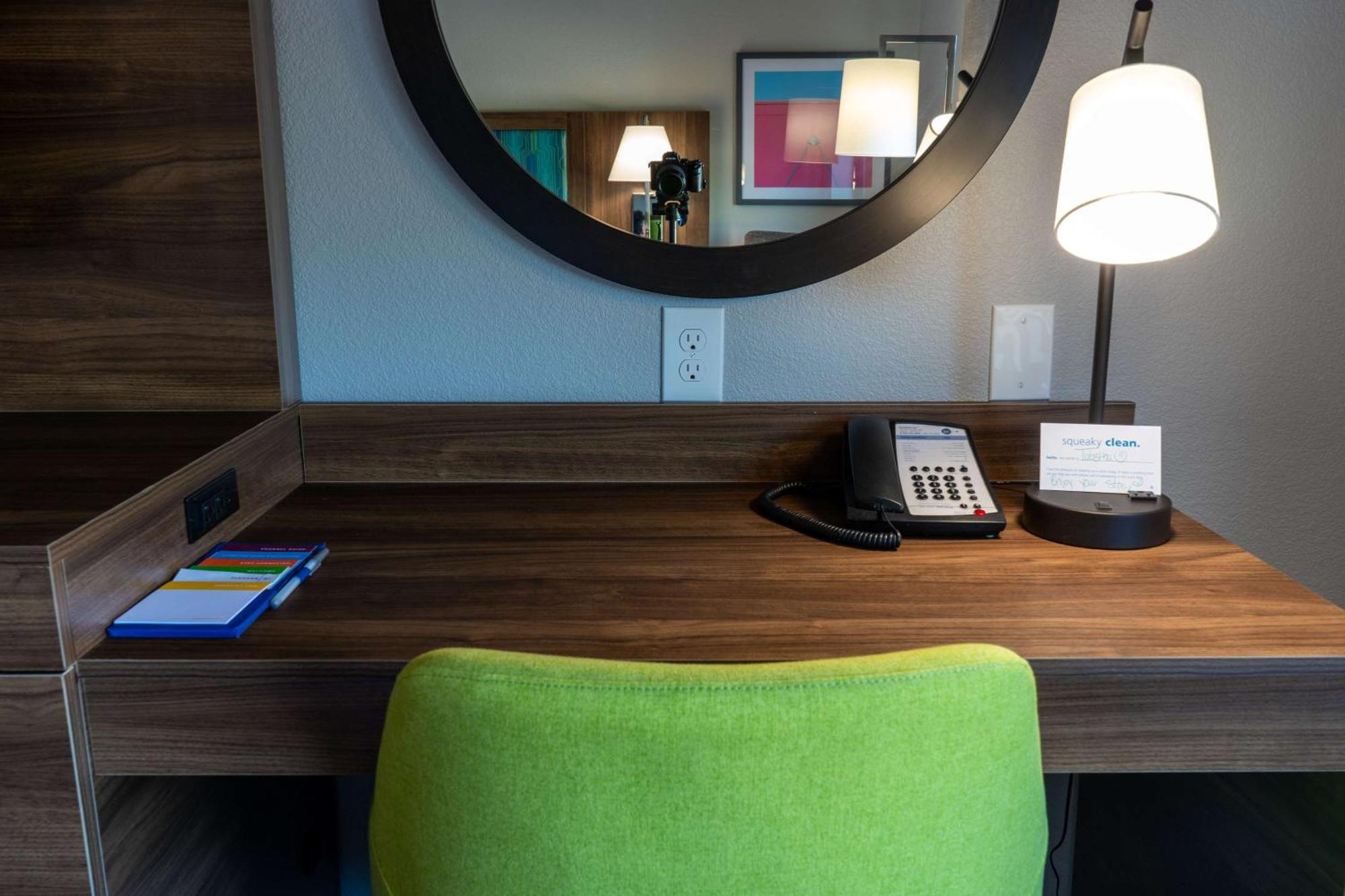 Hampton Inn Elkhorn Lake Geneva Area Exterior photo
