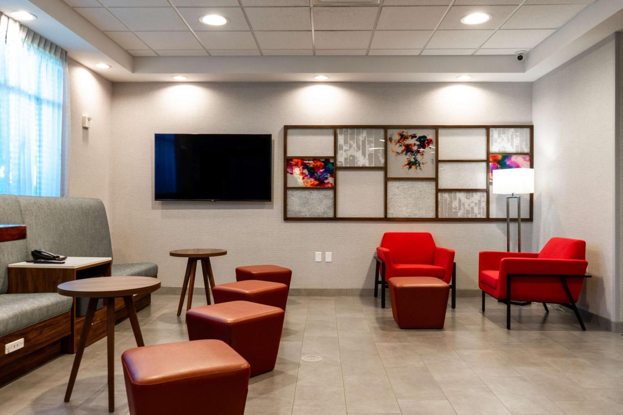 Hampton Inn Elkhorn Lake Geneva Area Exterior photo