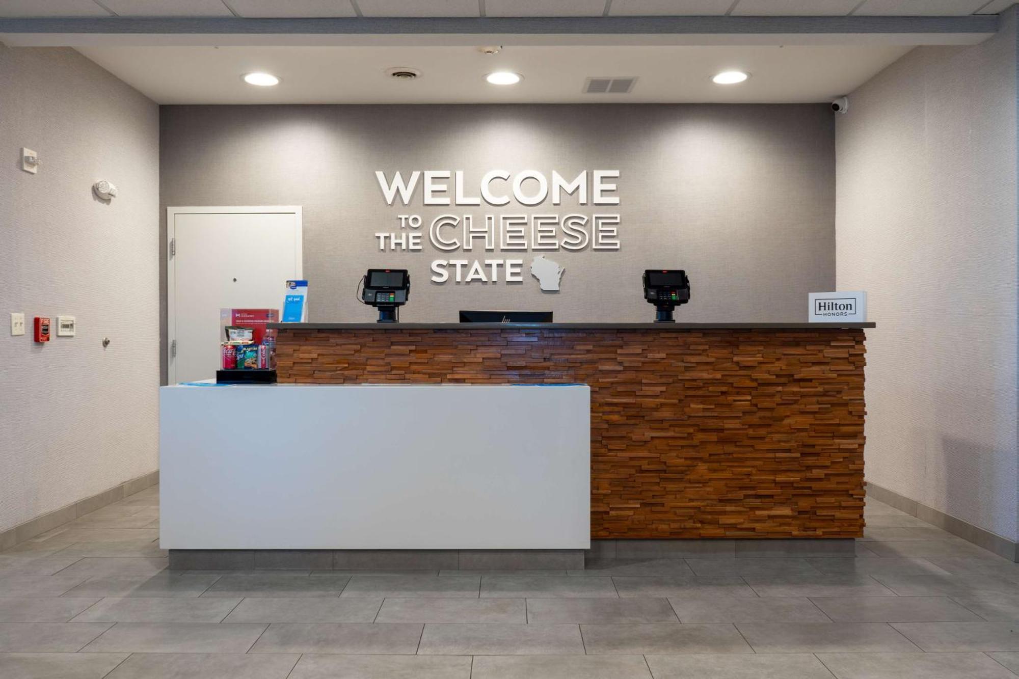 Hampton Inn Elkhorn Lake Geneva Area Exterior photo