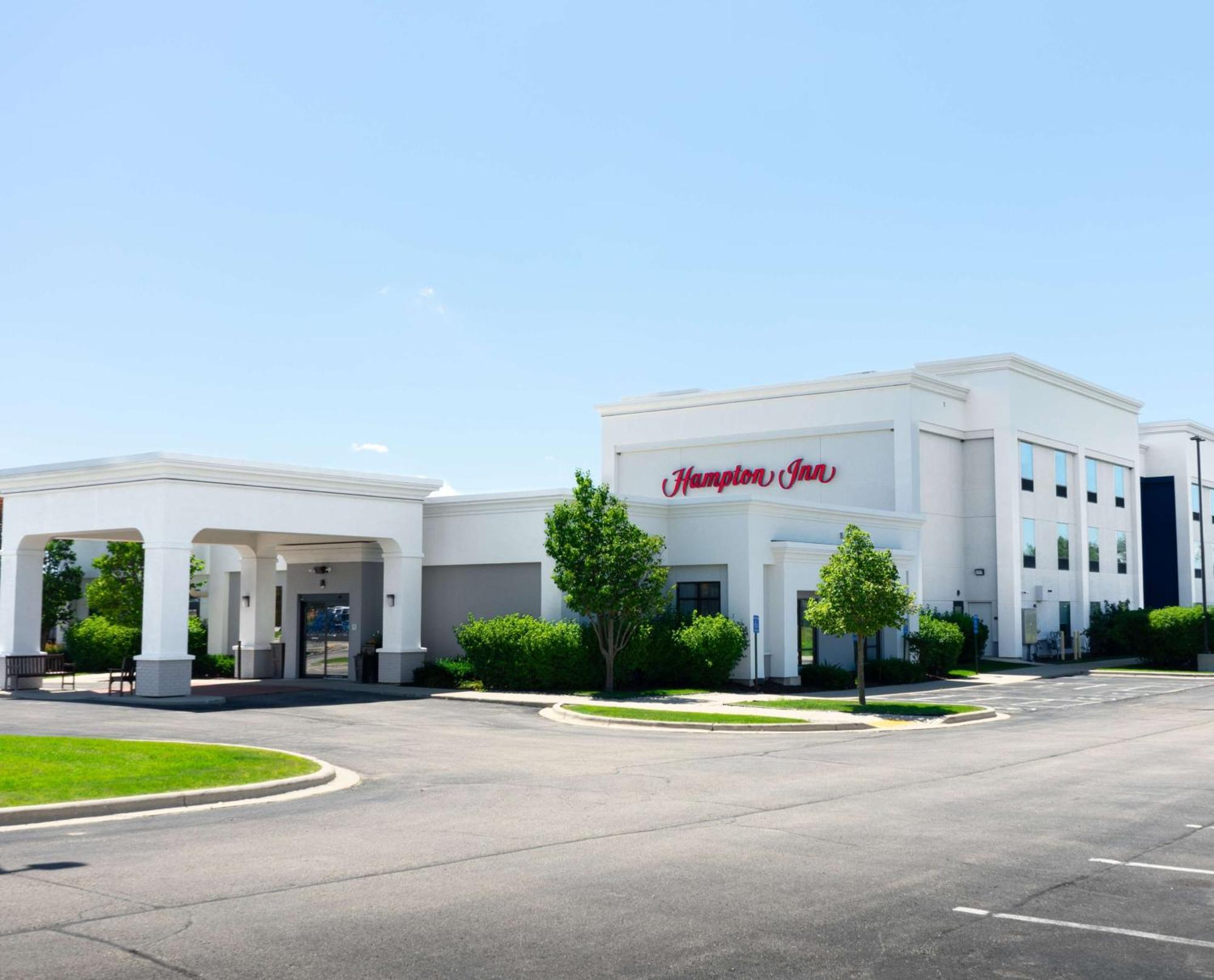Hampton Inn Elkhorn Lake Geneva Area Exterior photo
